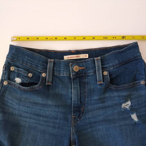 Levis Sz 26 Mid Rise Denim Jean Shorts Cuffed Preppy Beach Vacation Medium Wash - Picture 7 of 10